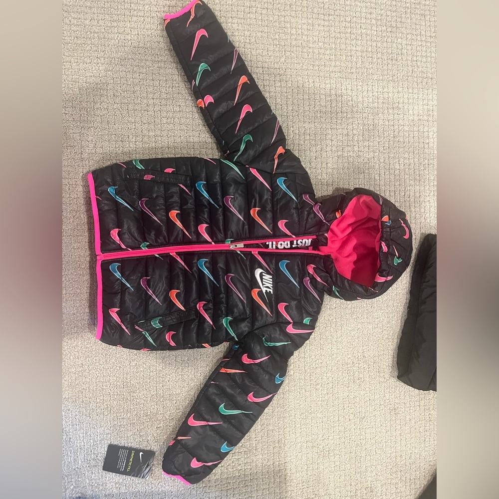 Nike girls black jacket, size 6, NWT